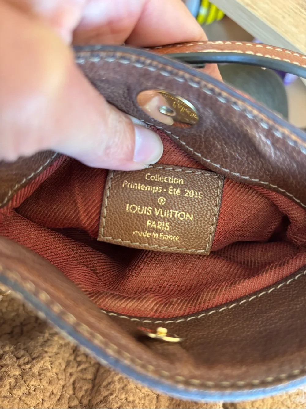Authentic Louis Vuitton crossbody bag - Picture 6 of 8